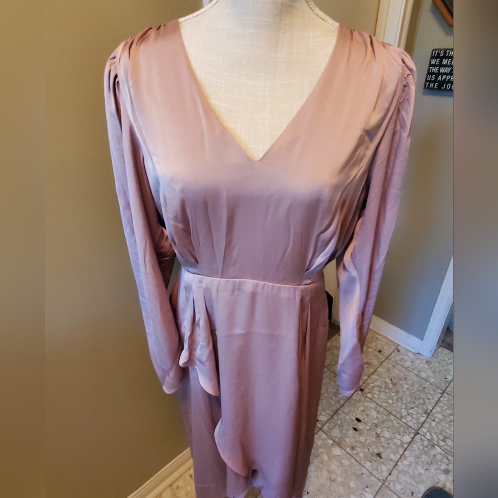 Dress - Picture 6 of 8